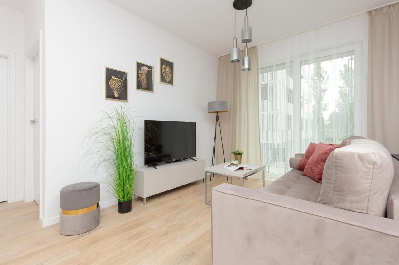 Stacja Wola Apartment Guminska By Noclegi Renters Varšava Exteriér fotografie