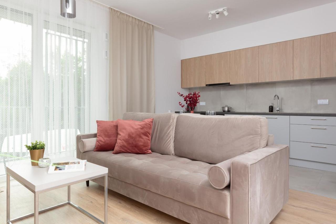 Stacja Wola Apartment Guminska By Noclegi Renters Varšava Exteriér fotografie