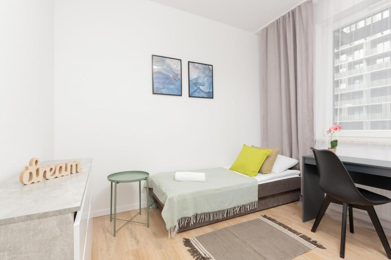 Stacja Wola Apartment Guminska By Noclegi Renters Varšava Exteriér fotografie
